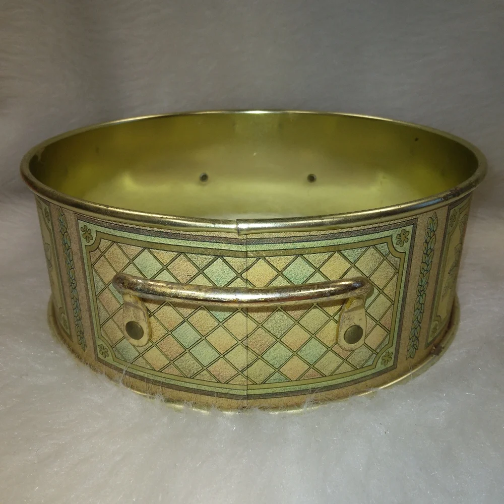 PYREX Vintage cradle for 624 caserol dish.  Tones of mauve/pink and green